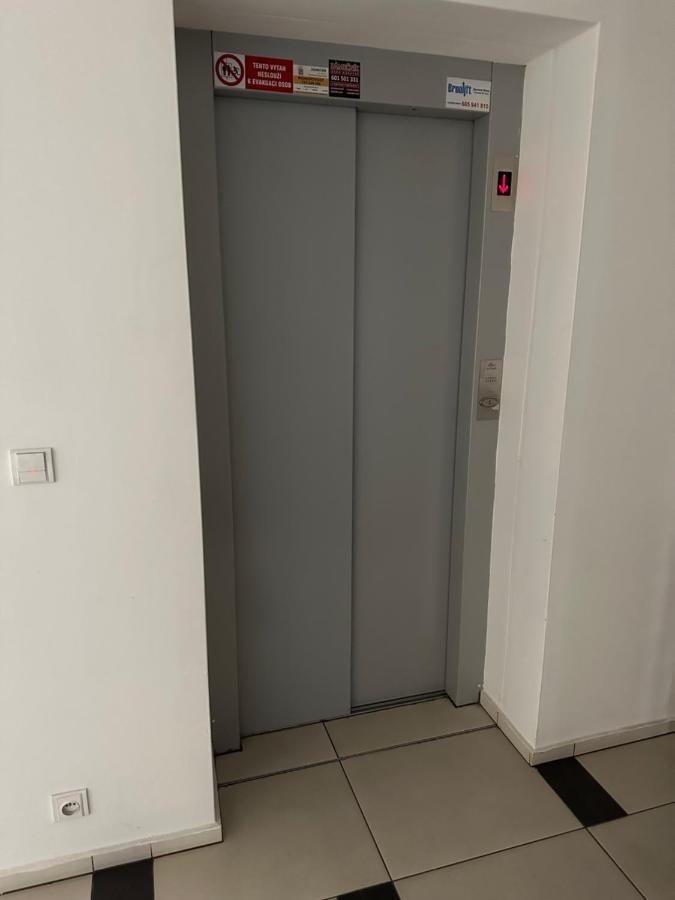 Apartments Spacilova Nearly Center Komarov Exterior photo